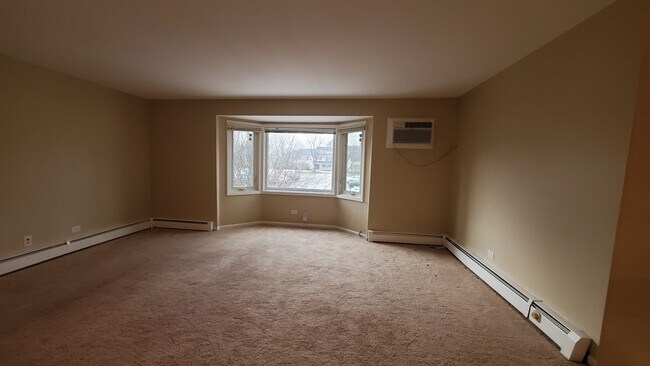 Building Photo - 502 W Miner St