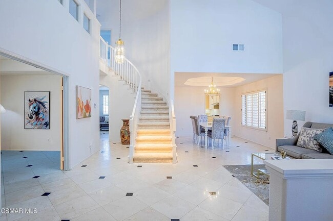 Building Photo - 1651 Fox Springs Cir