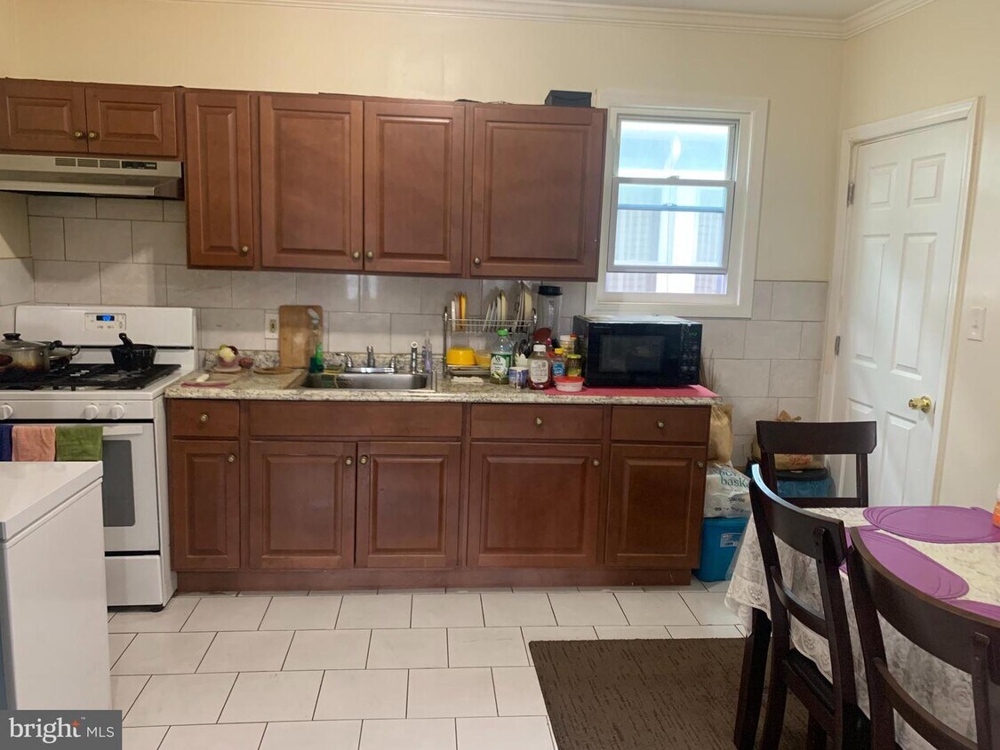 1977 Greenwood Ave, Hamilton Township, NJ 08609 House Rental in