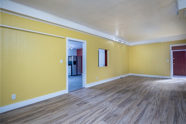 Building Photo - 521 Adams St