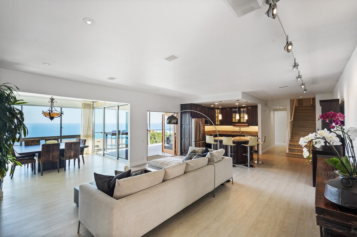 Primary Photo - 18101 Coastline Dr