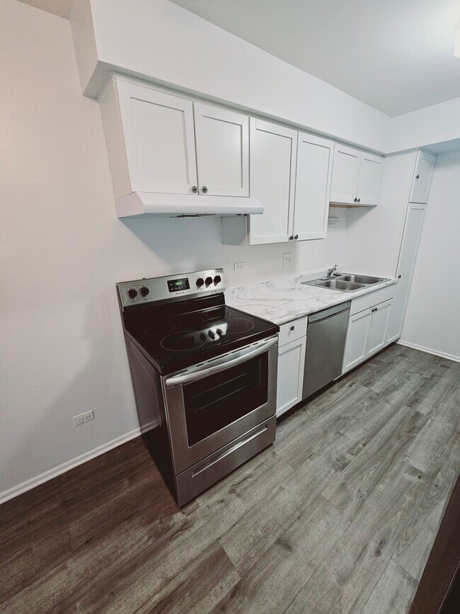 Building Photo - 1215 S Forums Ct