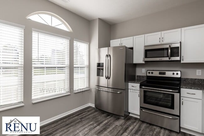 Building Photo - 2710 Lucas Dr