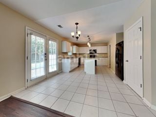 Building Photo - 218 Sparkleberry Ln