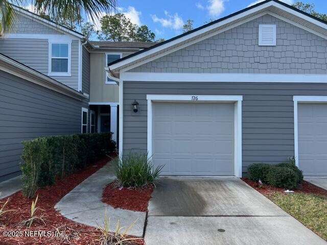 Foto principal - 726 Servia Dr
