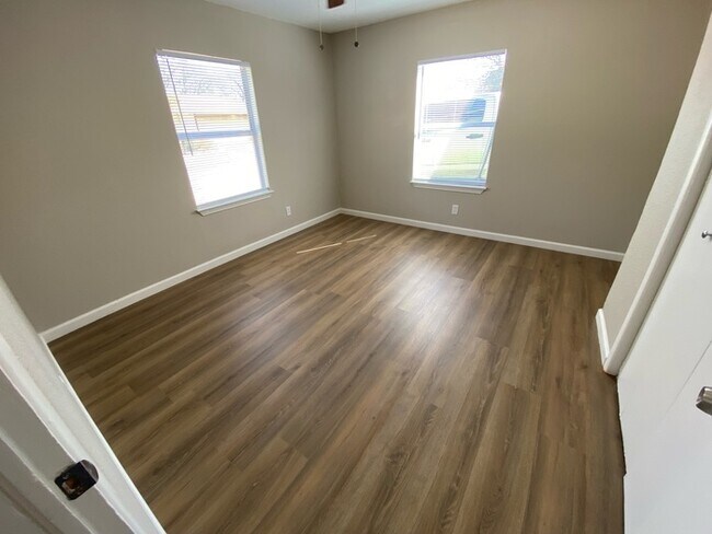 Foto del edificio - Newly Updated 3 Bedroom 2 Bathroom Home in...