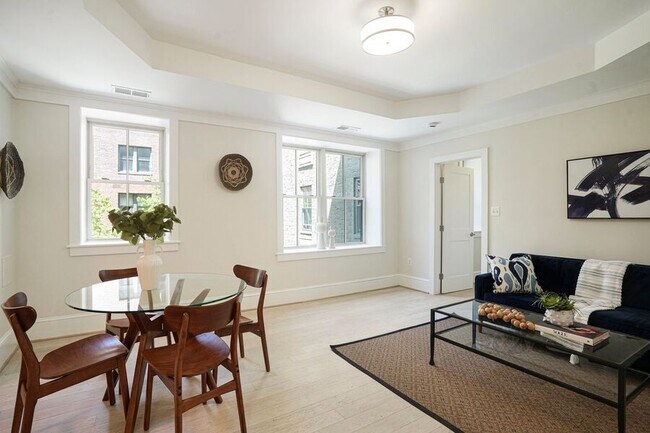 Foto del edificio - 1451 Park Rd NW