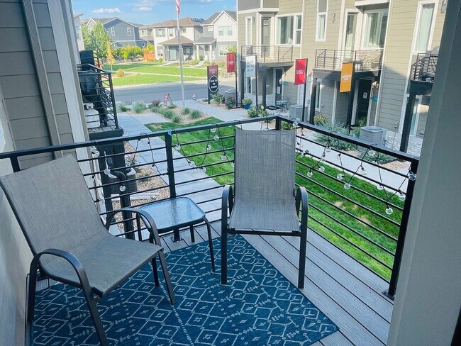 Foto del edificio - Modern 2 Bedroom Townhome - 15 min from Do...