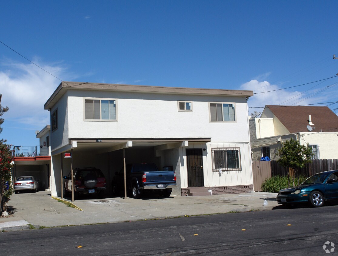 Primary Photo - 1725 Bissell Ave