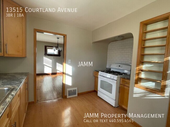 Foto del edificio - 13515 Courtland Ave