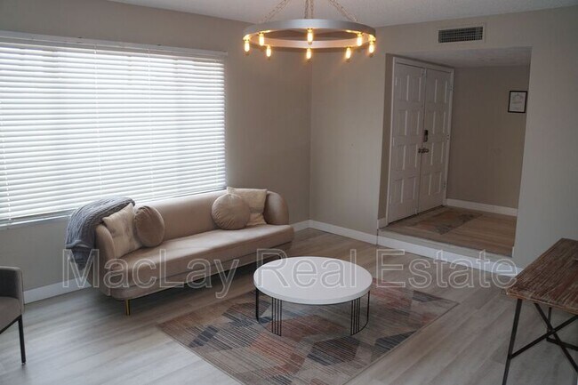 Foto del edificio - 1732 E Hermosa Dr