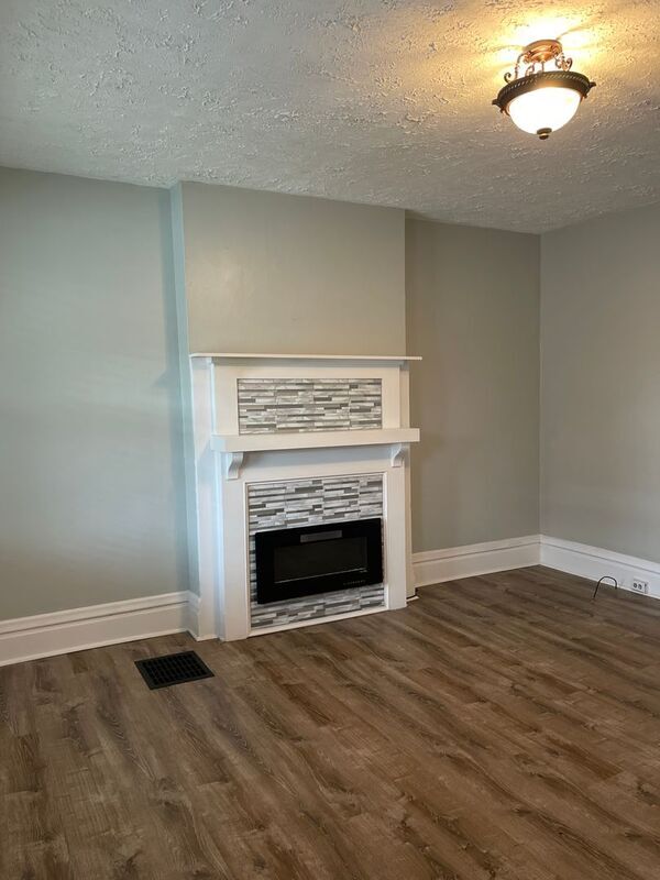 Foto del edificio - 931-933 E. Whittier Street