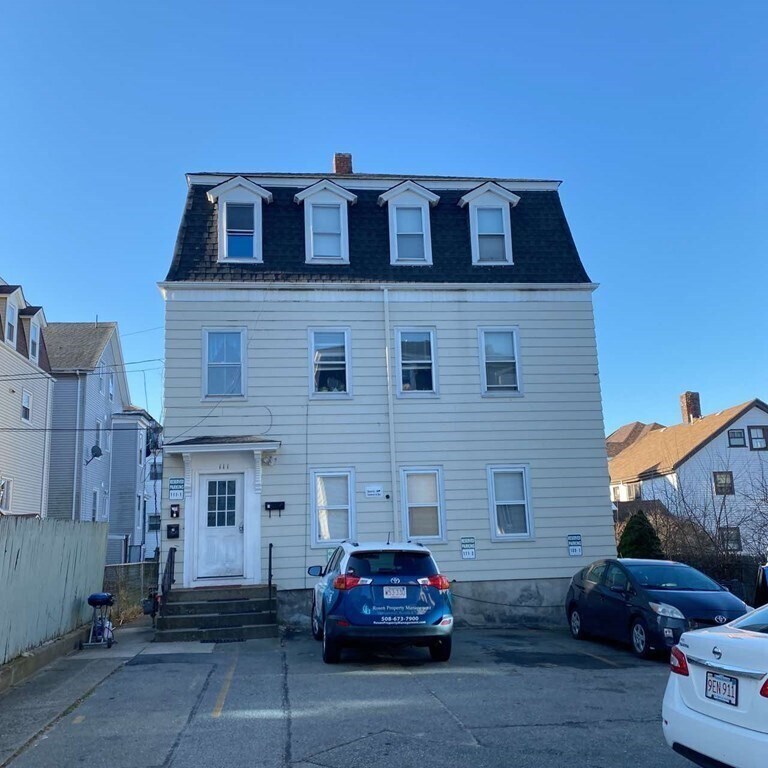 111 Park St Unit 2, Fall River, MA 02721 Room for Rent in Fall River