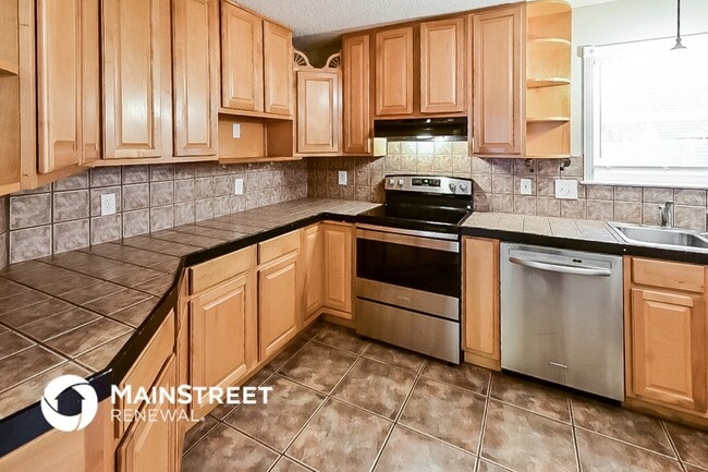 Building Photo - 3087 Newmarket Dr