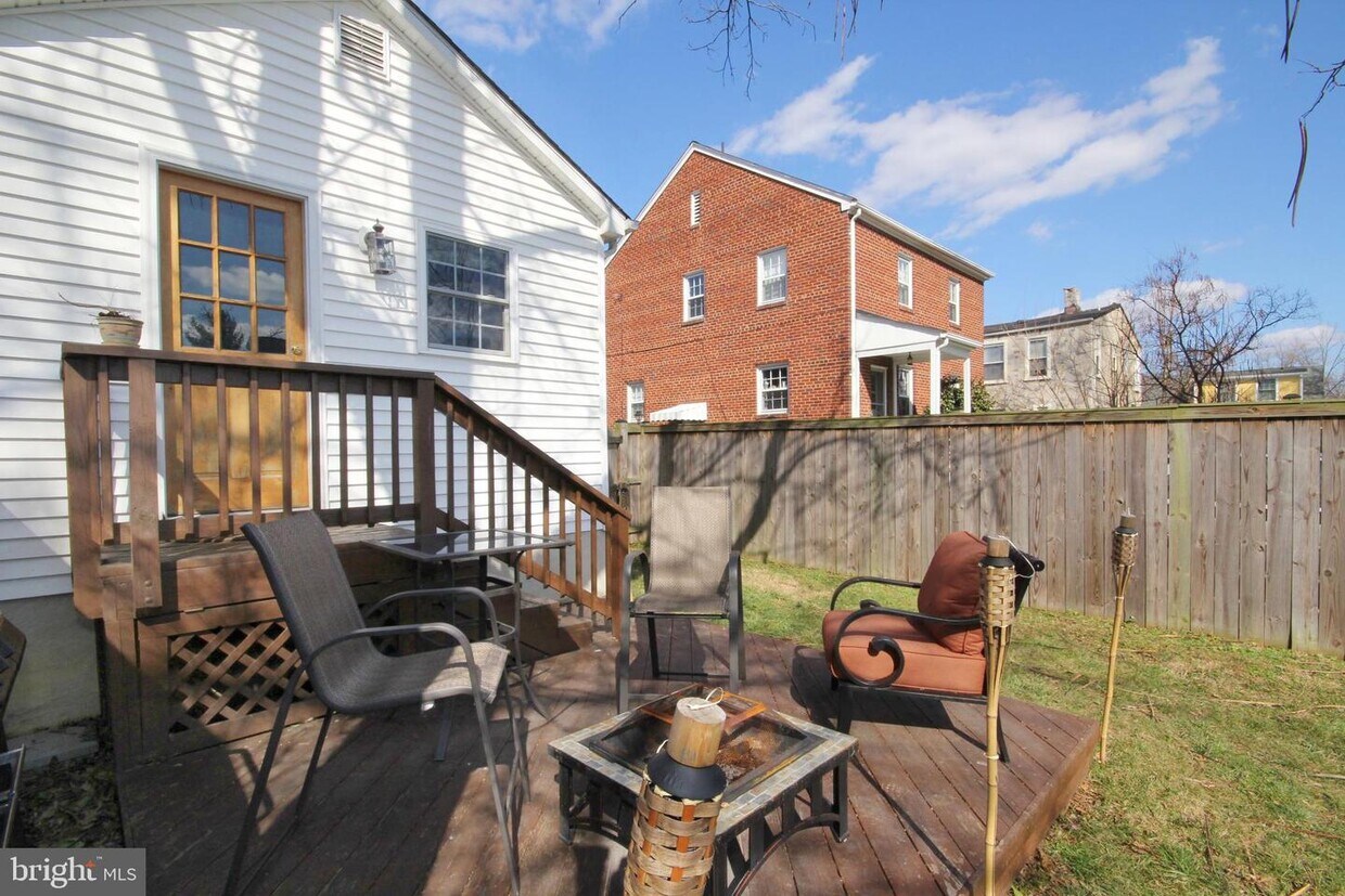 311A E Del Ray Ave, Alexandria, VA 22301 Townhome Rentals in