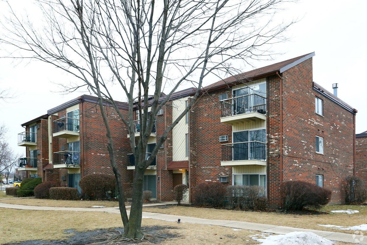 Primary Photo - 400 Pleasant Run St
