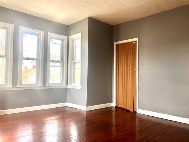 Foto del edificio - 90 Forest Ave