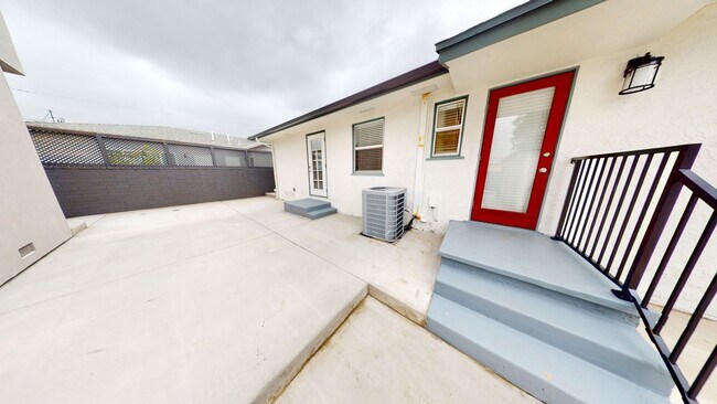 Foto del edificio - Large 3 bed 2 bath on 62nd!