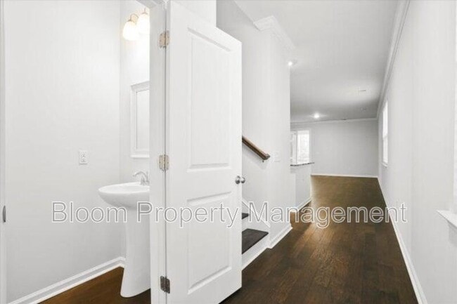 Building Photo - 332 Long Pier St