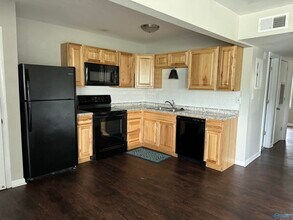 Building Photo - 12105 Carriage Ct SE