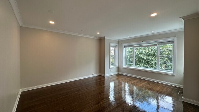 Foto del edificio - 5632 N St Louis Ave