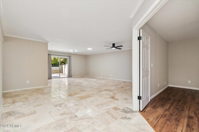 Foto del edificio - 8878 N 82nd Ln