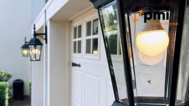 Photo - BRAND NEW BEAUTIFUL 5Bedroom/4Bath Single ... Apartment