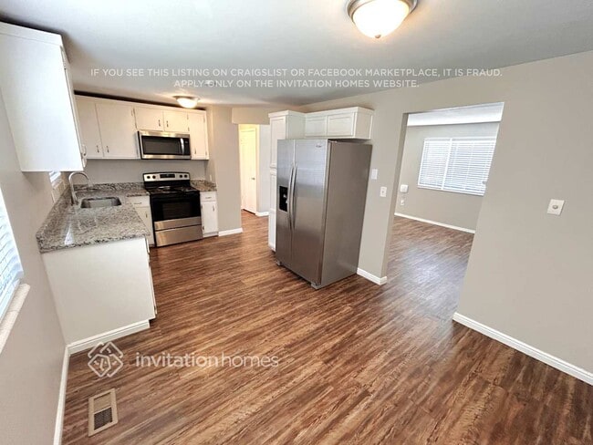 Building Photo - 6672 S Somerset Dr