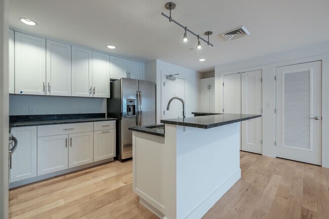 Building Photo - 2BR/2BA Old Port Condo Onsite Parking Available, Fitness Room and Elevator