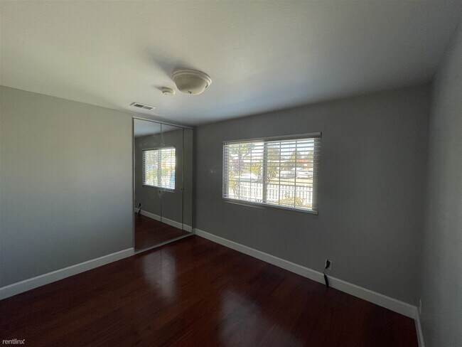 Building Photo - 4 br, 2 bath House - 3378 Mission View Dri...