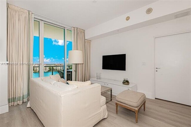 Foto del edificio - 50 South Pointe Dr