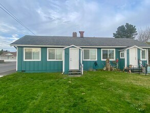 Building Photo - 314 Pacific Ave N