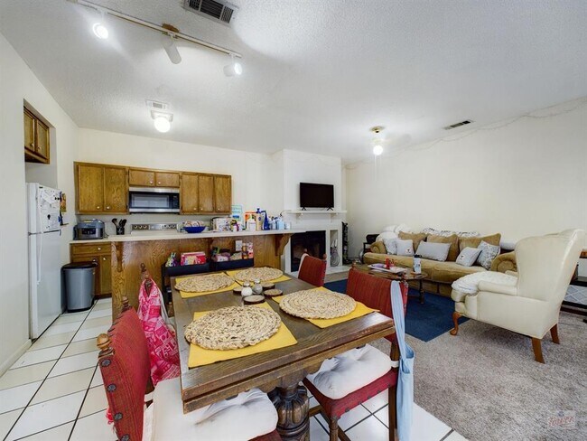 Foto del edificio - 4111 Speedway