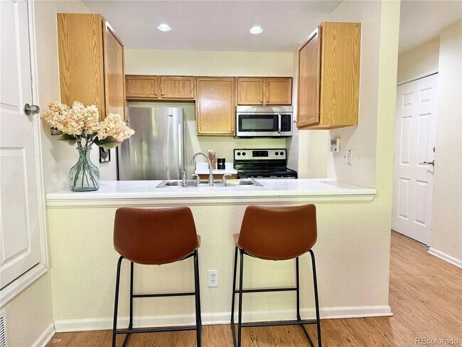 Foto del edificio - 444 S Kittredge St