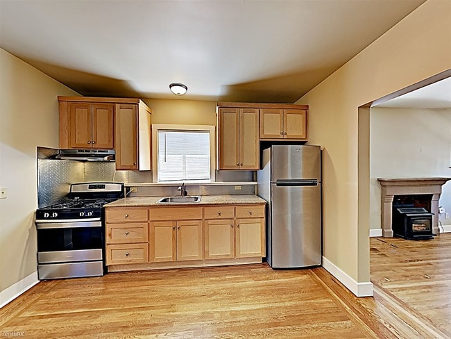 Building Photo - 1 br, 1 bath  - 3435 J St Apt 4