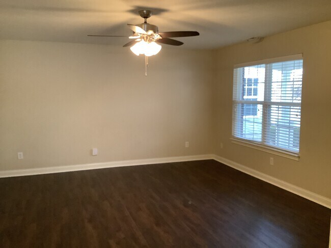 Building Photo - 681 Bridgebend Run