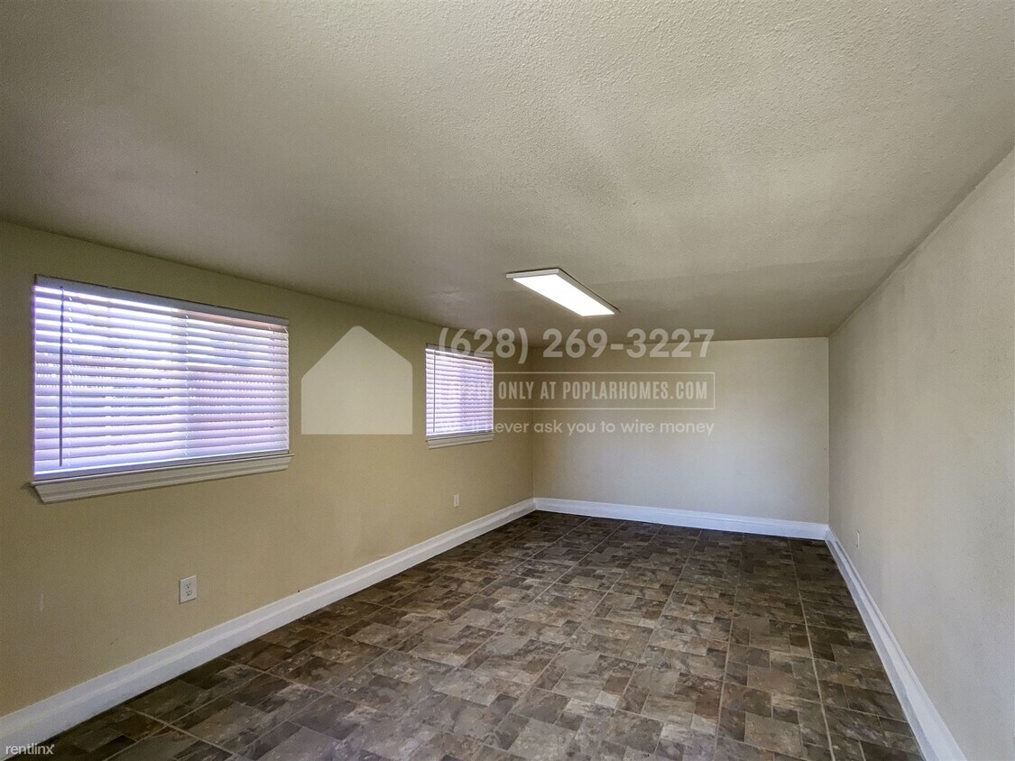 Primary Photo - 2 br, 1 bath House - 10500 Byron Ave -