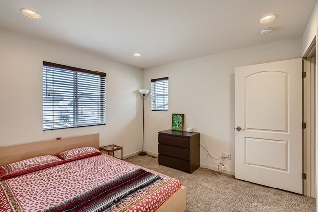 Building Photo - 3 Bed, 2.5 Bath,Beautiful Meridian Village...