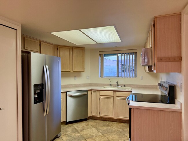 Building Photo - Long term - unfurnished - recent updates