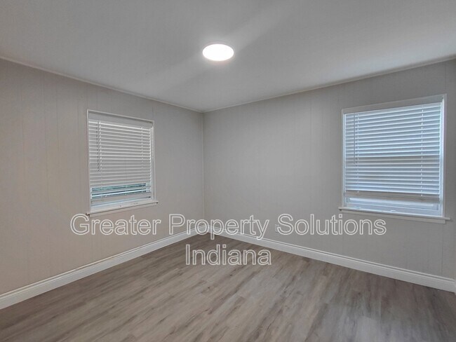 Foto del edificio - 7974 White Oak Ave