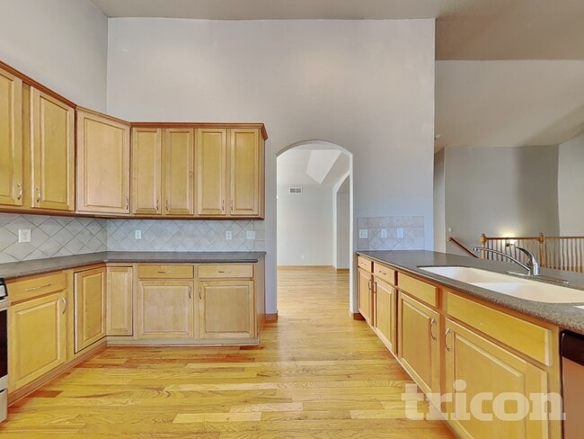 Foto del edificio - 4981 Mt Cameron Dr