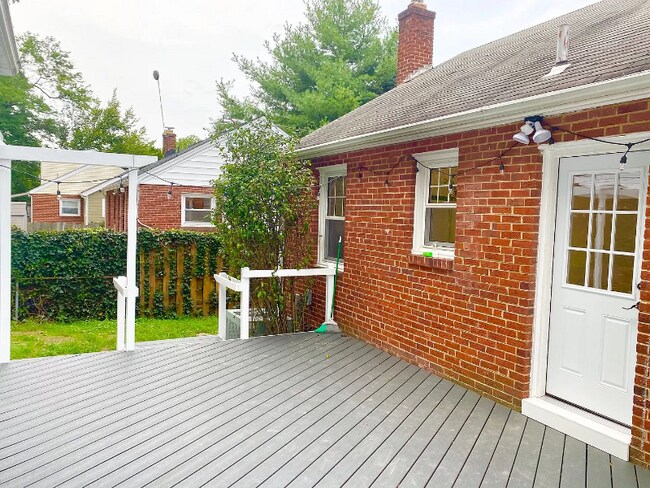 Building Photo - 2708 Fenimore Rd