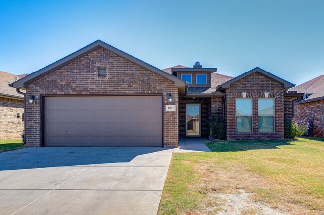 Building Photo - Fantastic 3 Bedroom 2 bathroom house in Co...