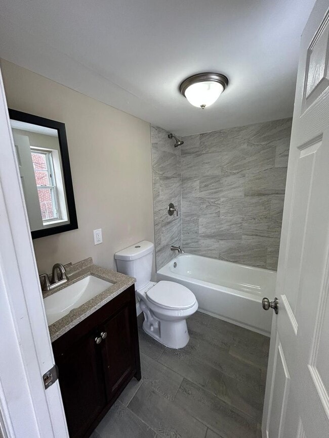 Building Photo - 225 S 62nd St