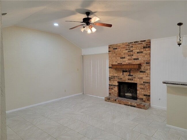 Photo - 4011 Windswept Dr House