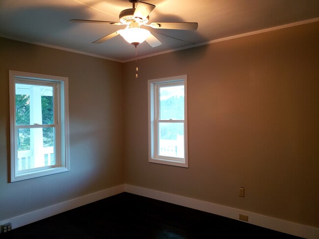 Building Photo - 719 Speedwell Acres Rd