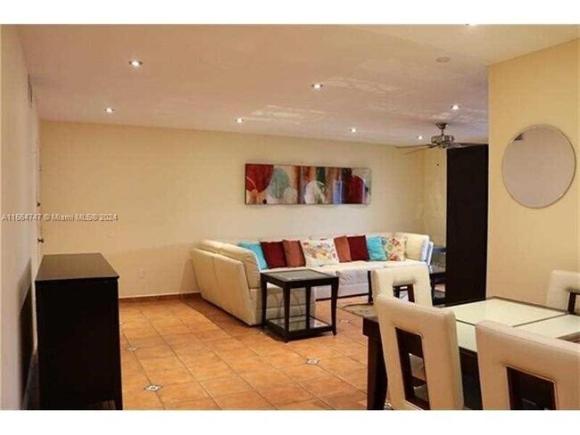 Foto del edificio - 7715 SW 86th St