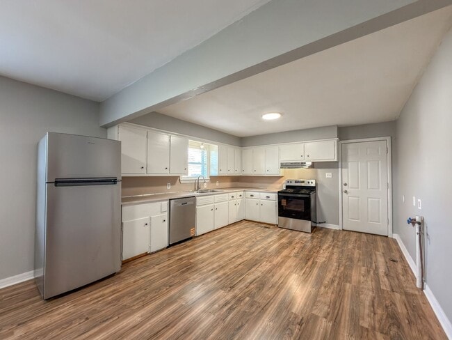 Foto del edificio - Newly Updated 3 Bed, 2 Bath Home in Greenwood