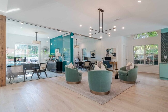 Leasing Center - The Cleo Dunwoody