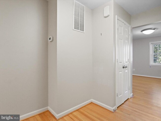 Building Photo - 2305 McGregor Ct